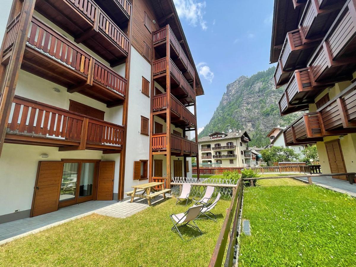 Il Cervo Mountain Apartment Campodolcino Exterior foto